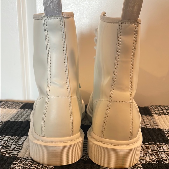 Dr. Martens Men’s Off-White Lace-Up Boots, mens 11 - Picture 6 of 16